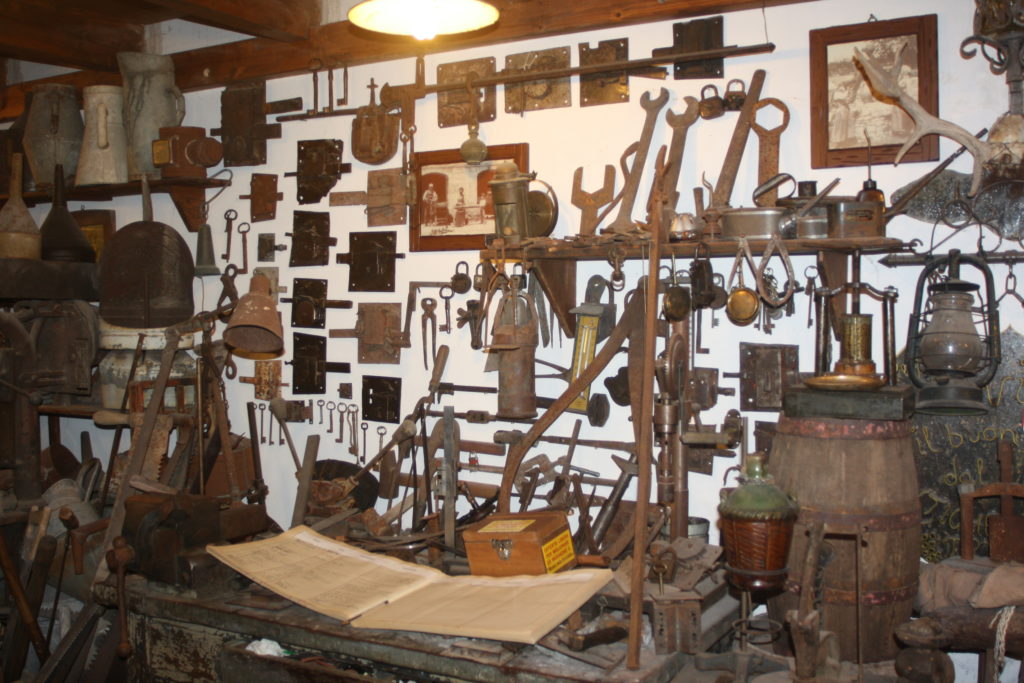 Museo degli antichi mestieri, annesso alla trattoria al Castello