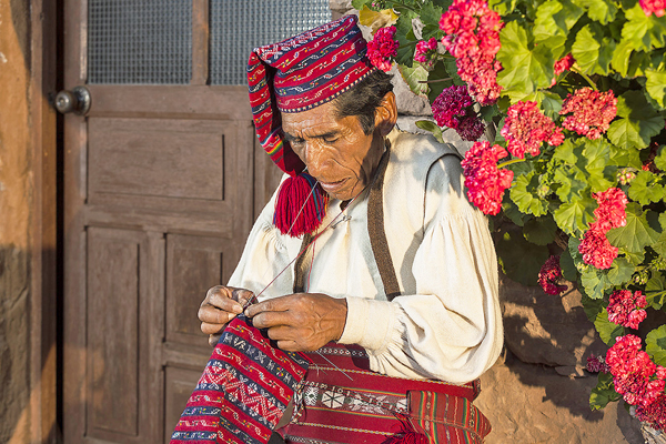 Perù, lago Titicaca,uomo