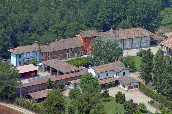  La Cascina Caremma di Besate (Mi) vista dall'alto