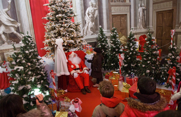 Castello, Babbo Natale nel suo studio