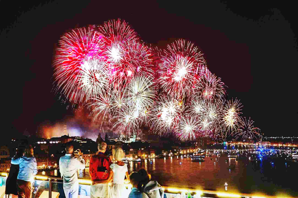 Molino Stucky- fuochi pirotecnici alla festa del Redentore