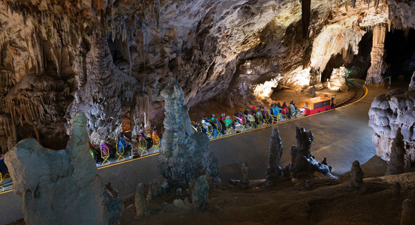 Grotte di Postumia