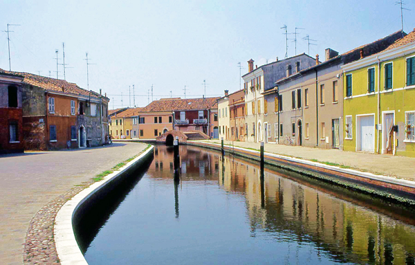 Comacchio, canale @Anna Maria Arnesano 